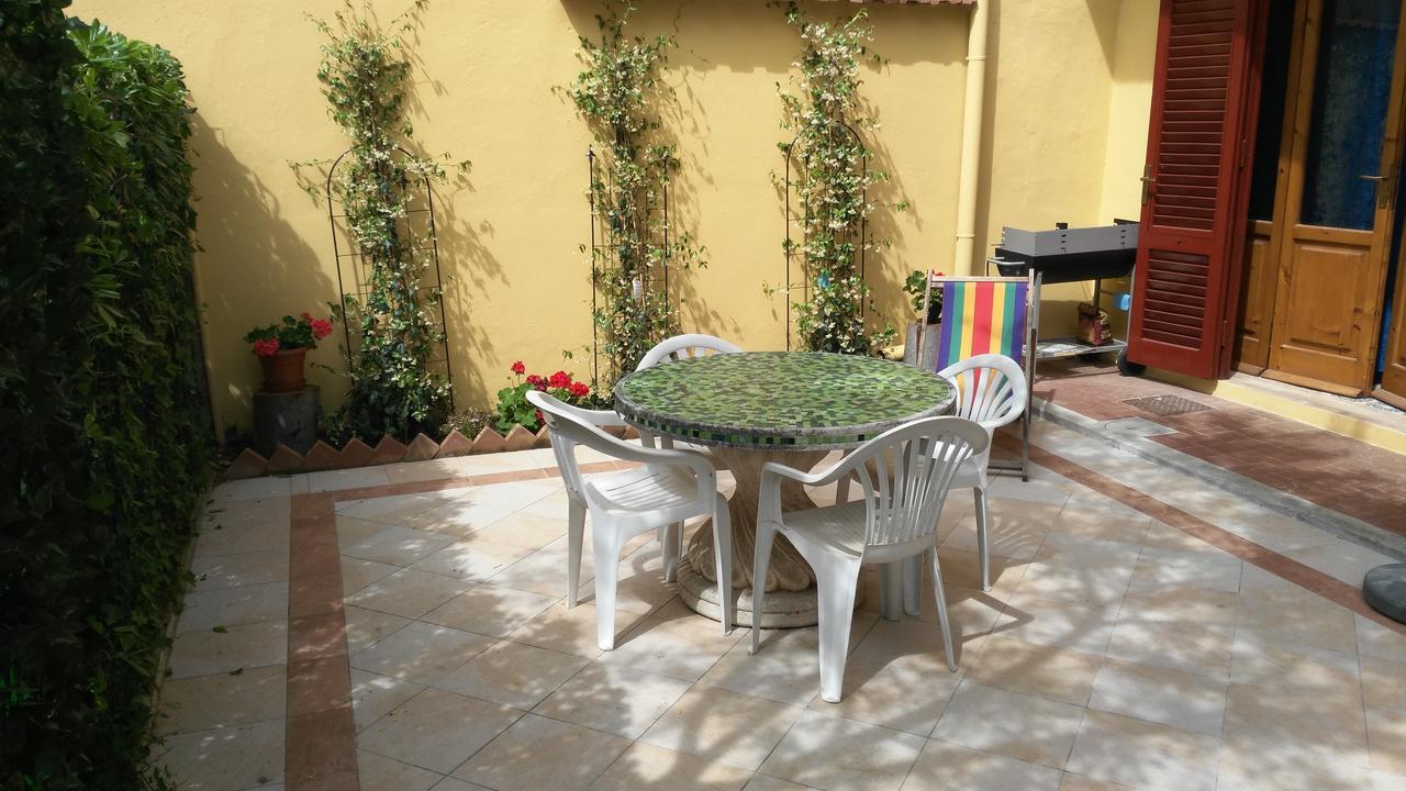 Residence Hotel Vittoria Tirrenia Exterior foto