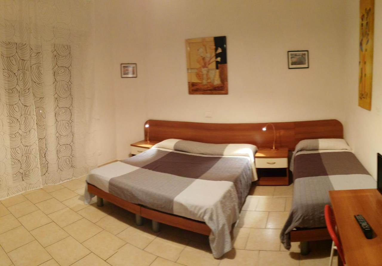 Residence Hotel Vittoria Tirrenia Exterior foto